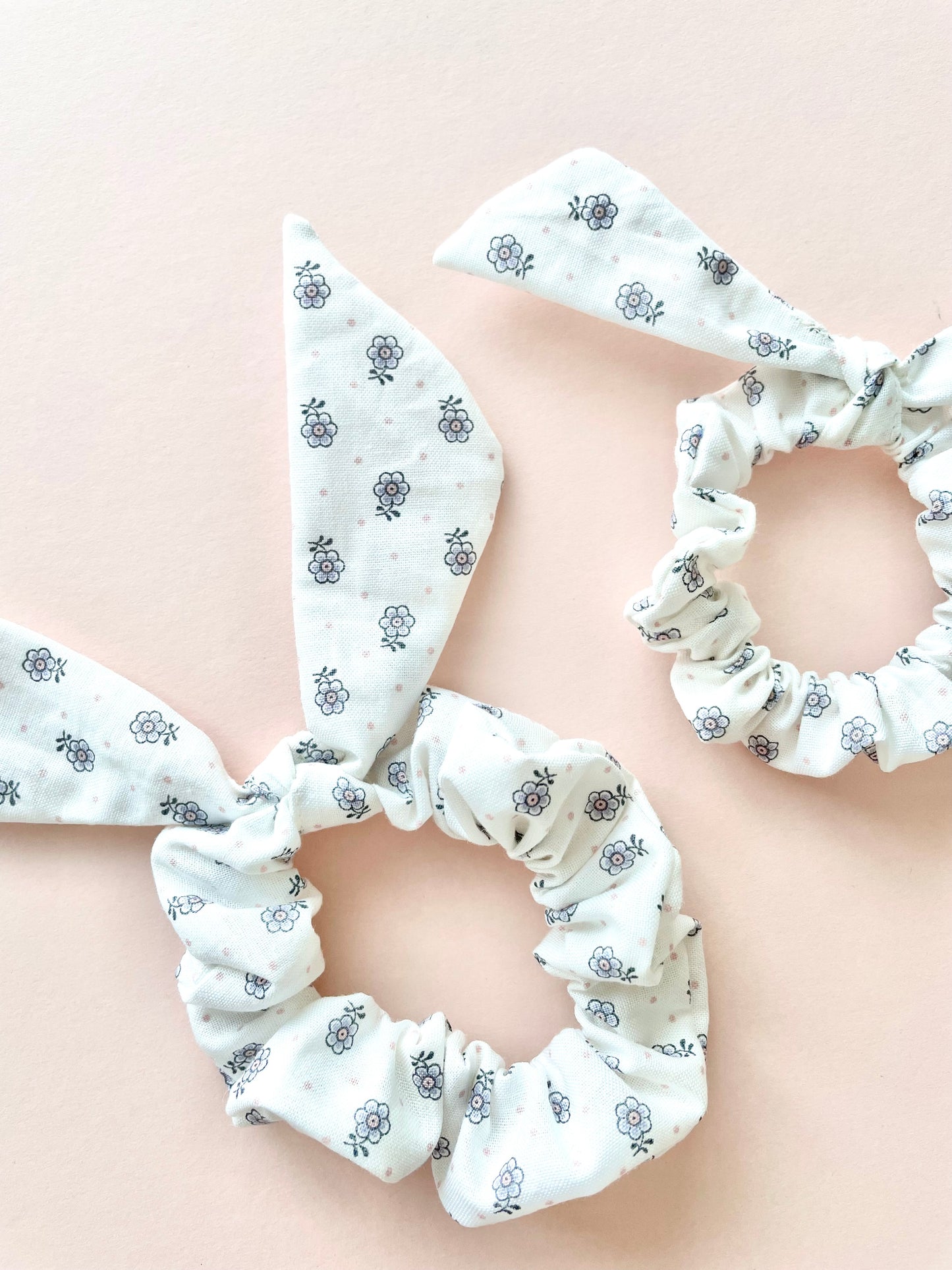 Bow Scrunchie - Wildberry Store